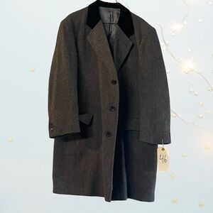 The Baker Street Gray Wool Coat with Black Collar size 46